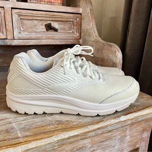 🤍 Brooks Addiction Walker 2 White Leather Sneakers size 10 NARROW Walking Shoes